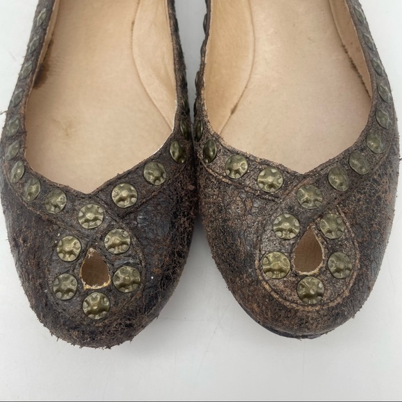 Frye Emma Hammered Stud Flats Sz 8.5 - Picture 7 of 13